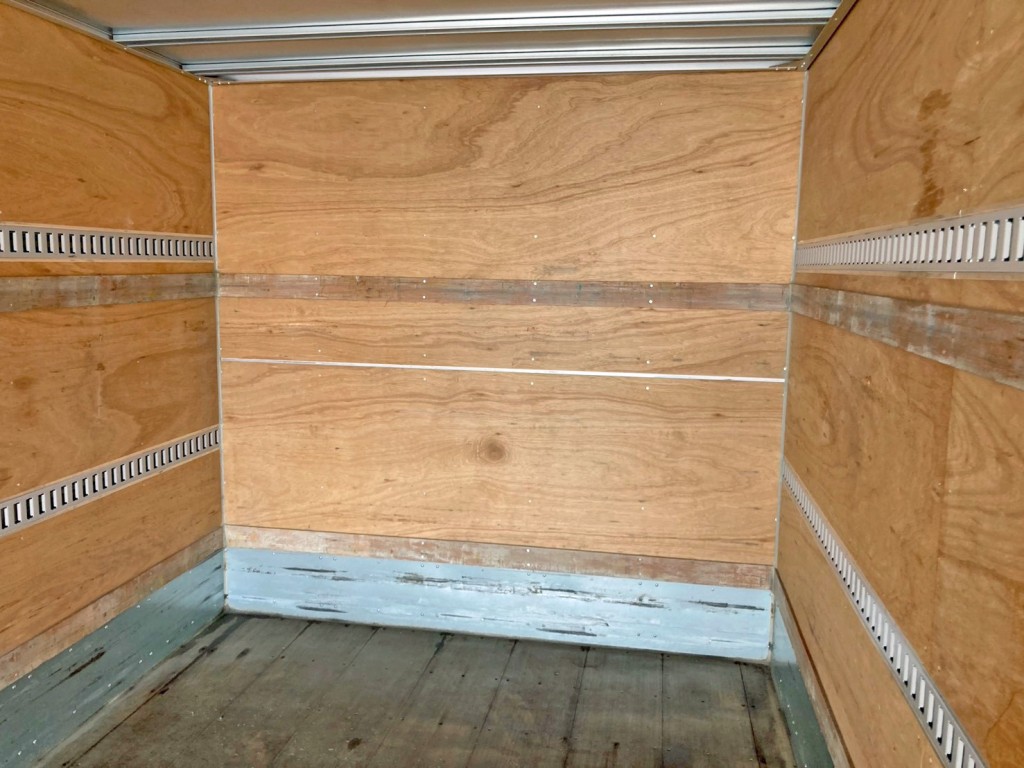 いすゞ フォワード 2RG-FRR90S2(2WD)の写真15