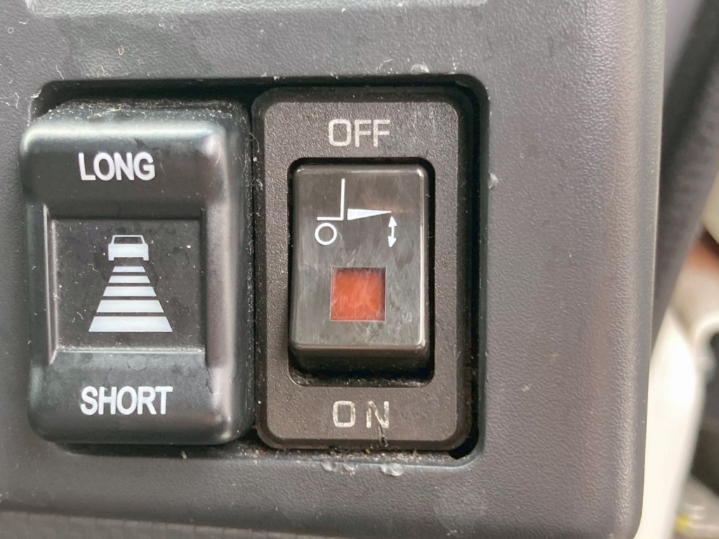 ゲートのメインスイッチです。|いすゞ フォワード 2RG-FRR90S2(2WD)の写真31