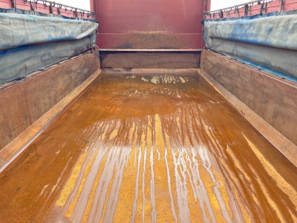 床は鉄板です。|日野 プロフィア QKG-FS1EKDAの写真10