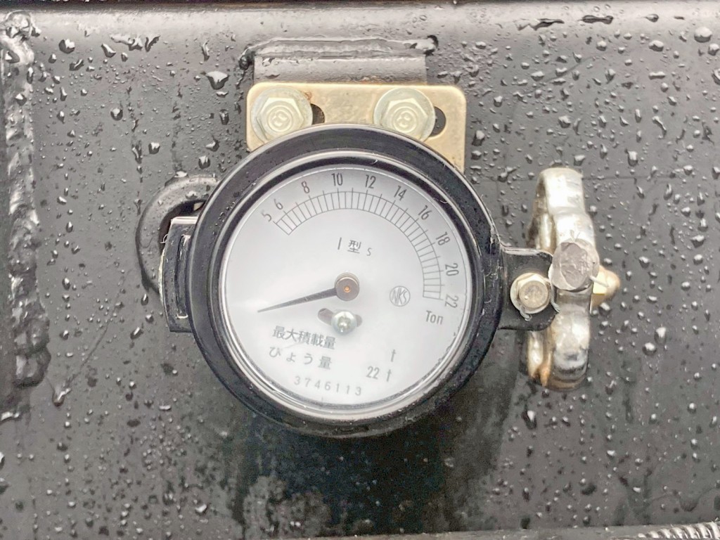 自重計です。|日野 プロフィア QKG-FS1EKDAの写真20