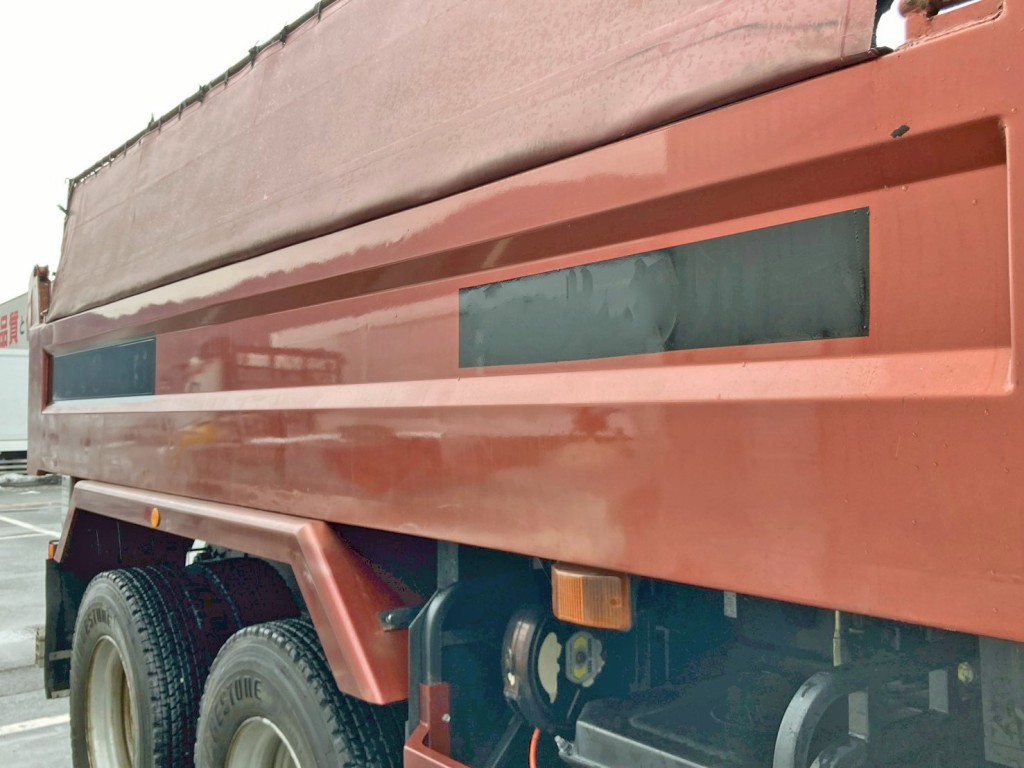 運転席側アオリ前方にシールはがし跡があります。|日野 プロフィア QKG-FS1EKDAの写真30