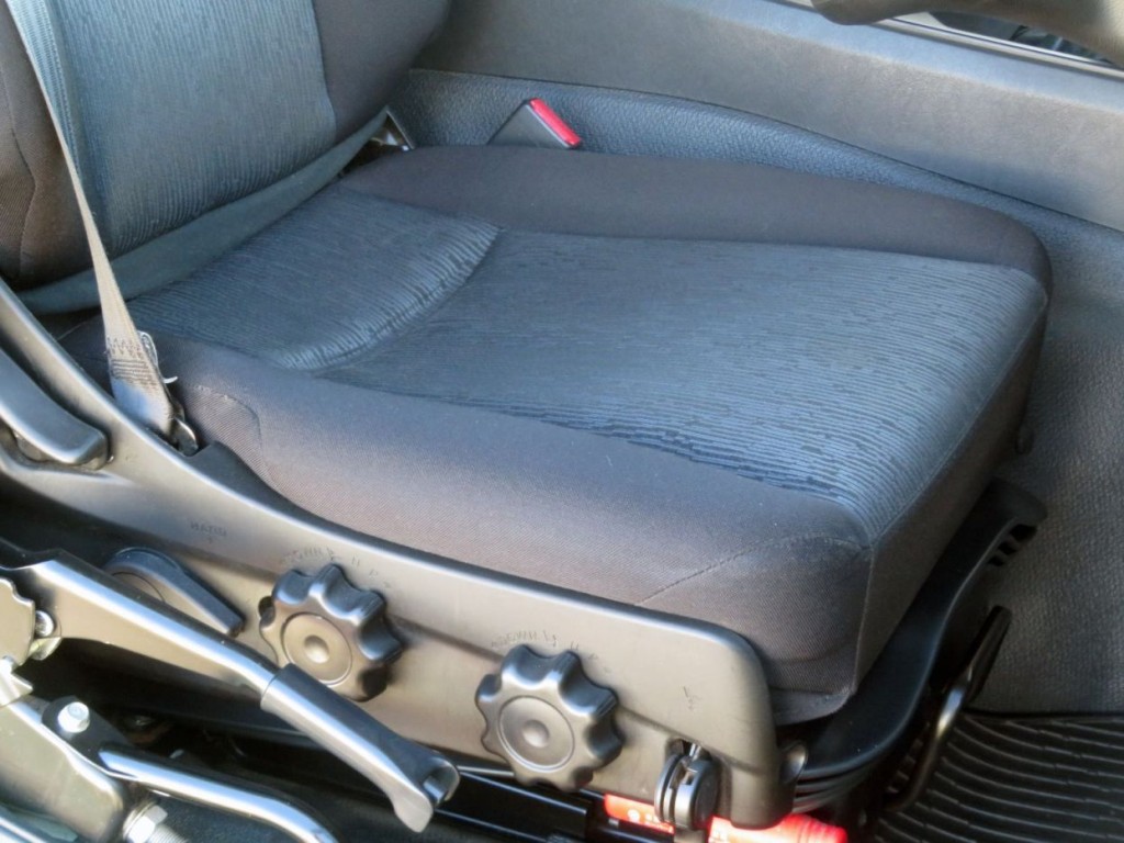 運転席座面の状態です。|三菱 スーパーグレート 2KG-FV70HXの写真70