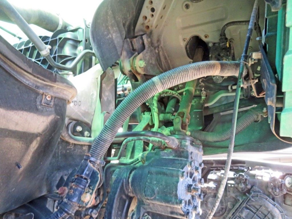 キャブ下にサビがあります。|三菱 スーパーグレート 2KG-FV70HXの写真86