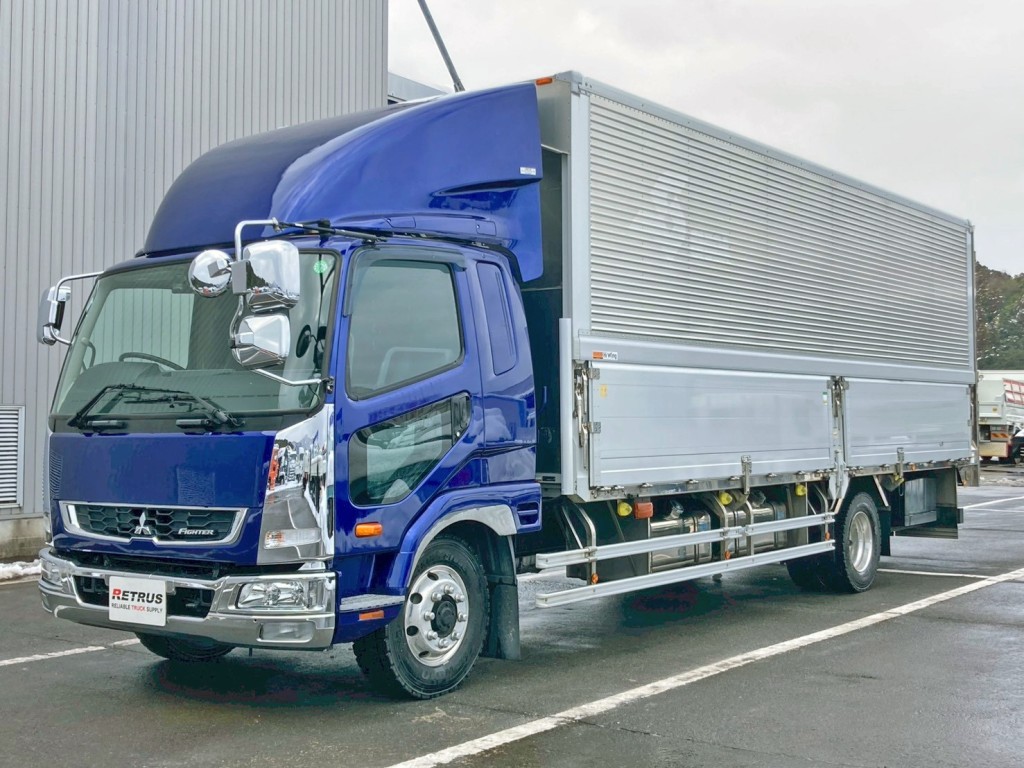 フロント周り、メッキパーツで飾っています。|三菱 ファイター 2KG-FK65FZの写真1