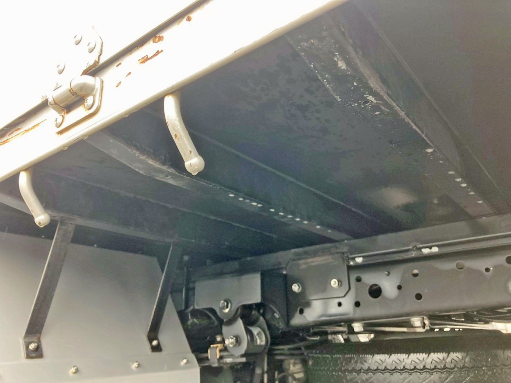 シャーシとネタの状態です。(縦ネタ・横ネタは鉄製です)|日野 デュトロ TKG-XZU720M(2WD)の写真6