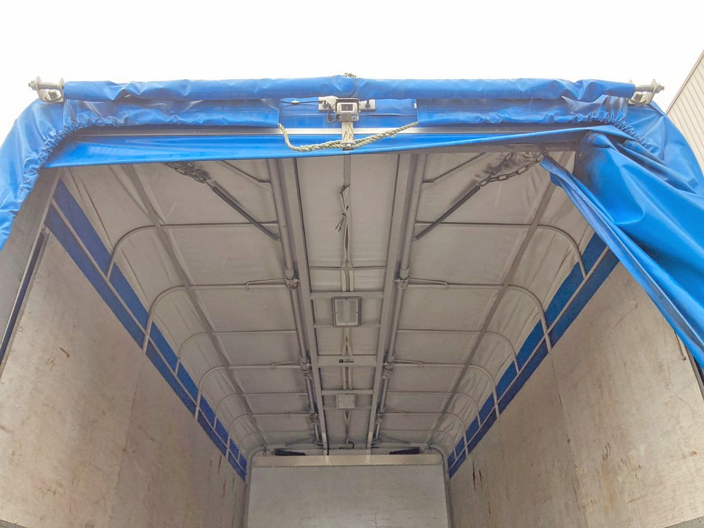 天井の骨組みの状態です。|日野 デュトロ TKG-XZU720M(2WD)の写真15