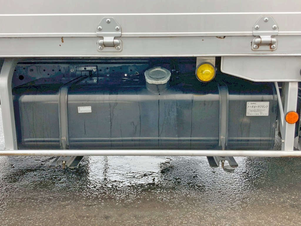 燃料タンクは200Lです。|日野 デュトロ TKG-XZU720M(2WD)の写真38