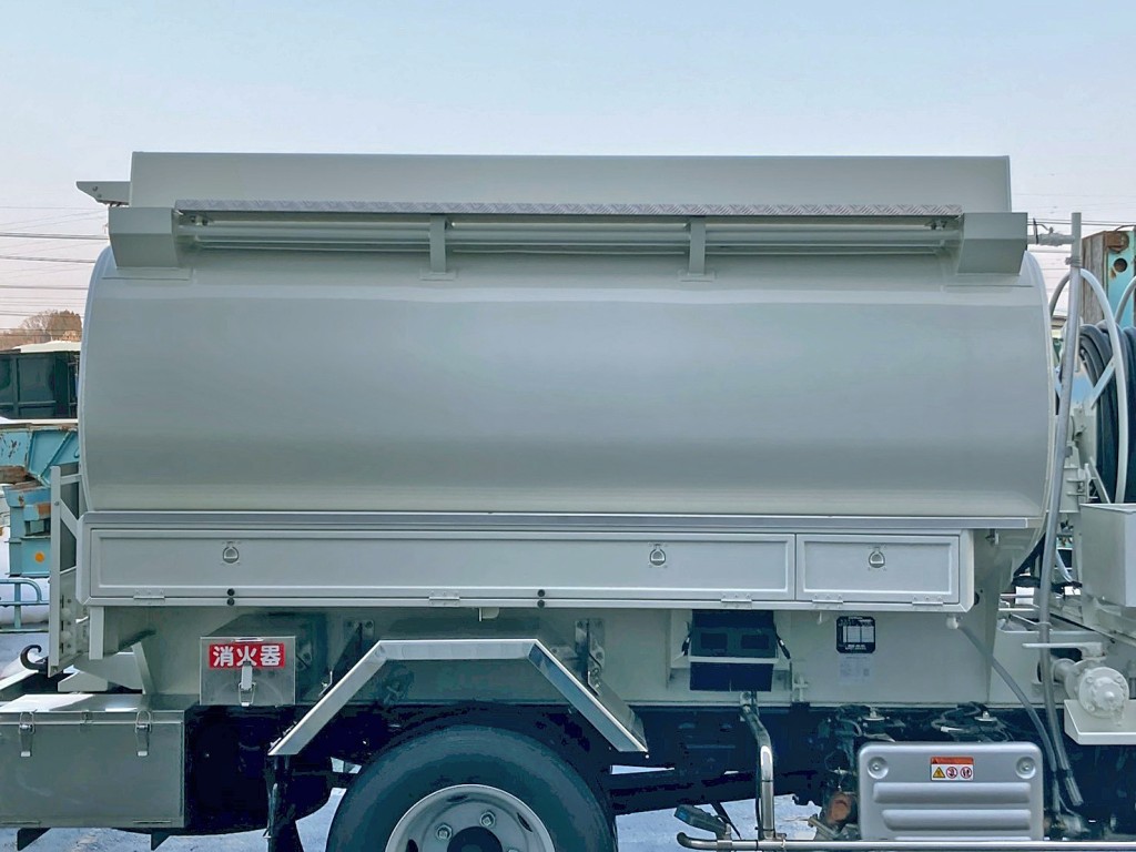 タンクの外観状態です。(運転席側)|日野 デュトロ 2DG-XZU685M(4WD)の写真15