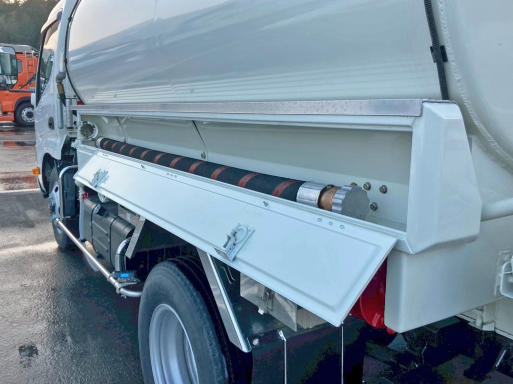 助手席側のホースの状態です。|日野 デュトロ 2DG-XZU685M(4WD)の写真16