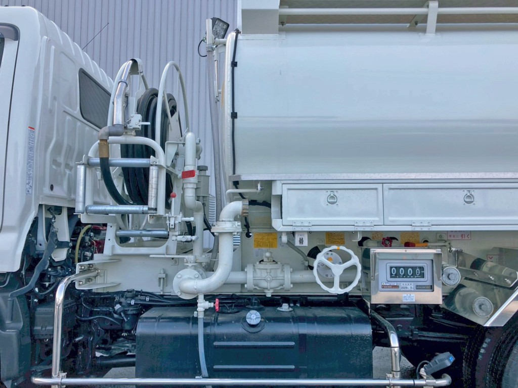 助手席側配管周りの状態です。|日野 デュトロ 2DG-XZU685M(4WD)の写真18