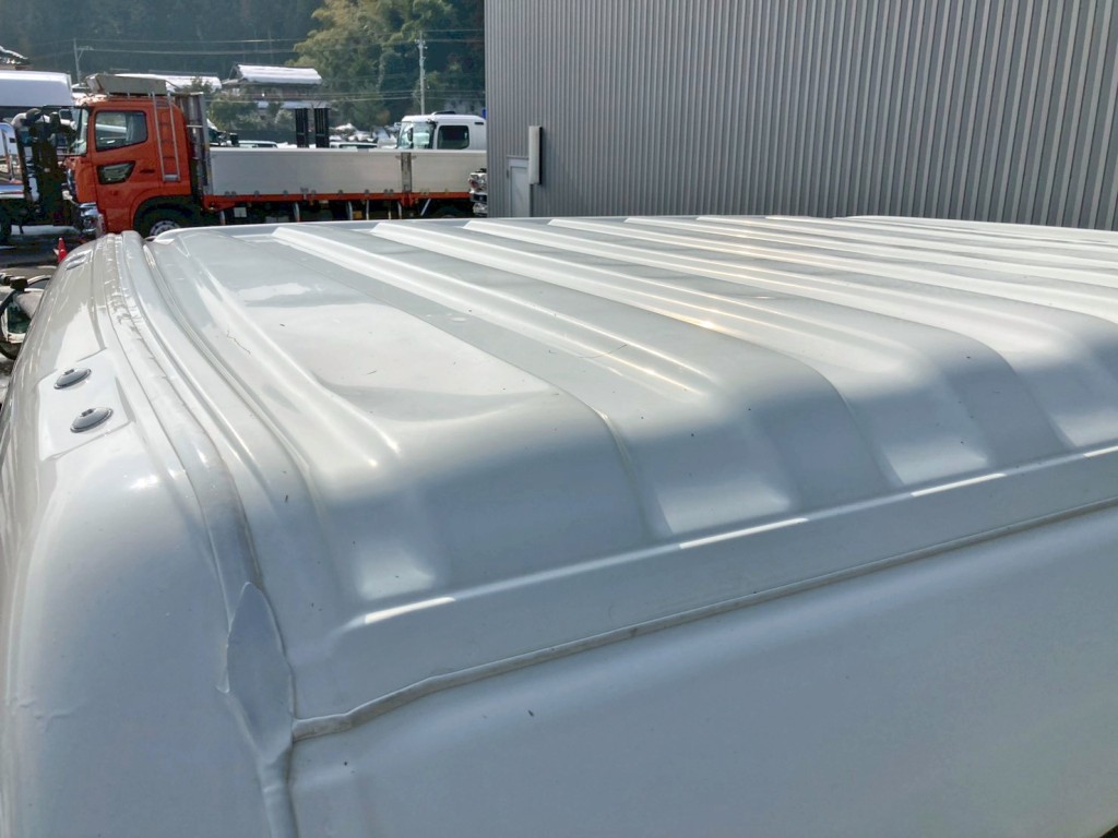 助手席側のヘコミの状態です。|日野 レンジャー TKG-FD9JMAA(2WD)の写真35