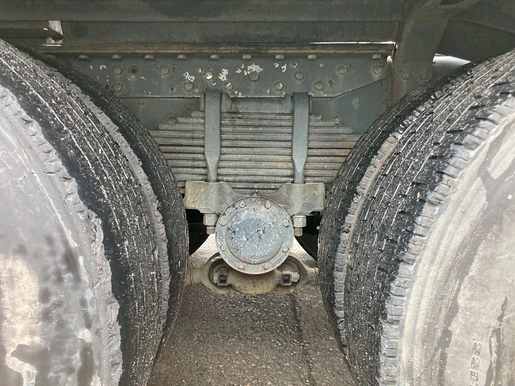 リーフサスです。|三菱 スーパーグレート QKG-FV60VJRの写真5