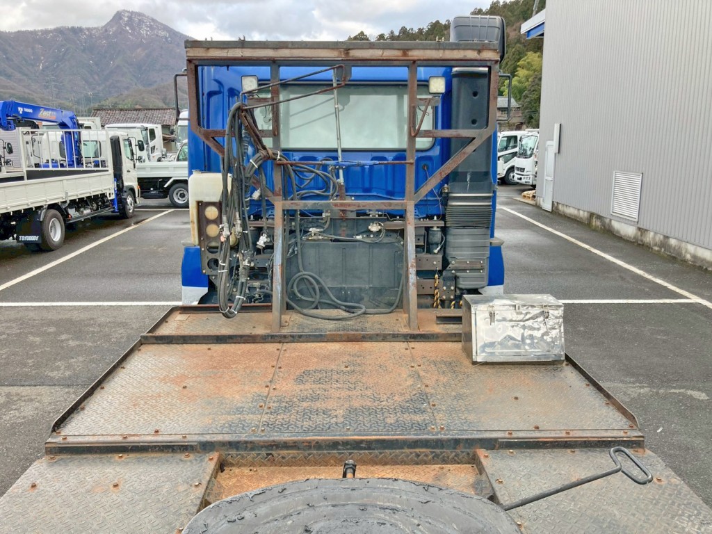 踊り場の状態です。|三菱 スーパーグレート QKG-FV60VJRの写真10