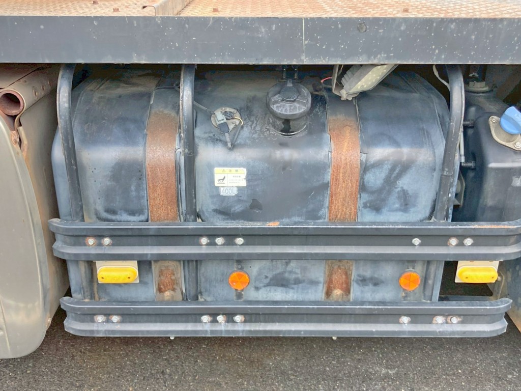 燃料タンクは400Lです。|三菱 スーパーグレート QKG-FV60VJRの写真22
