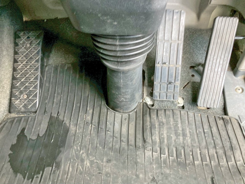 2ペダル仕様です。|三菱 スーパーグレート QKG-FV60VJRの写真24