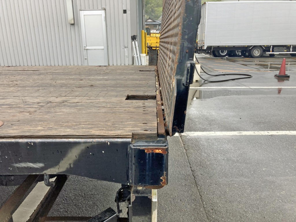 助手席側リヤ柱欠品しています。|日野 レンジャー QKG-FE7JLAAの写真23