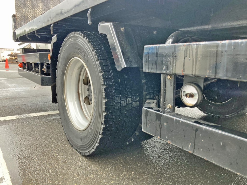 運転席側サイドバンパーにキズがあります。|日野 レンジャー QKG-FE7JLAAの写真27