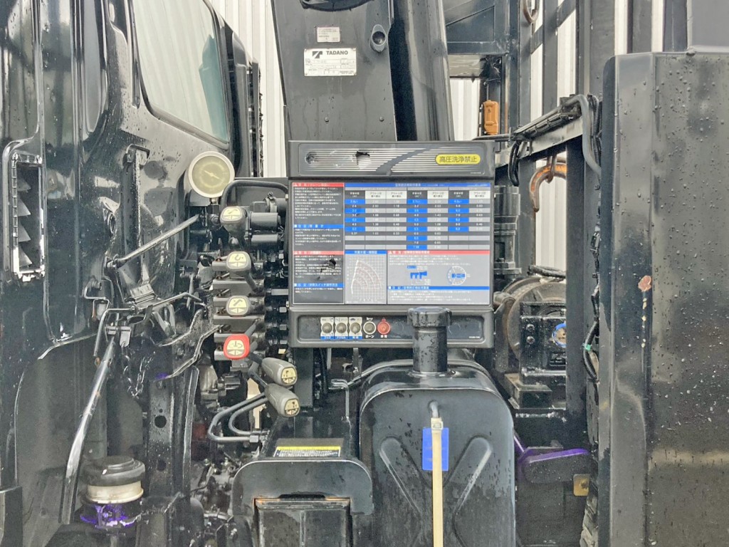 クレーンの操作レバーです。|日野 レンジャー QKG-FE7JLAAの写真34