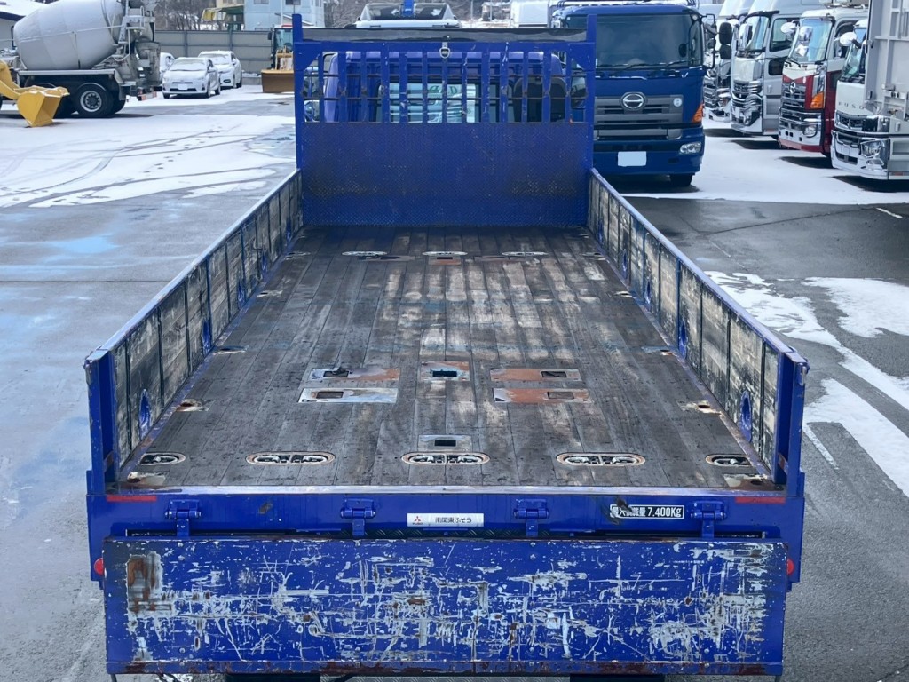 床は板張りです。|三菱 ファイター 2KG-FK62FZの写真10