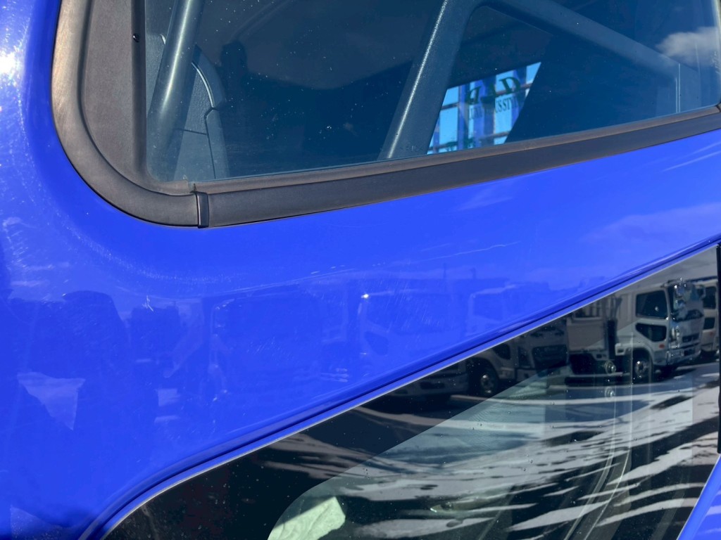 助手席側ドアにキズがあります。|三菱 ファイター 2KG-FK62FZの写真17