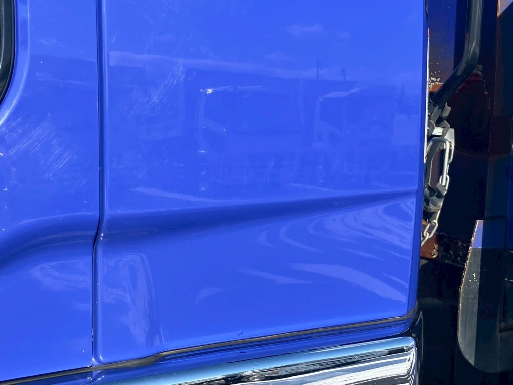 助手席側クォーターパネルに看板跡があります。|三菱 ファイター 2KG-FK62FZの写真19