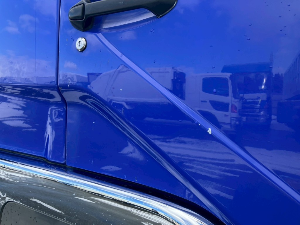 運転席側ドアにキズ・ヘコミがあります。|三菱 ファイター 2KG-FK62FZの写真22