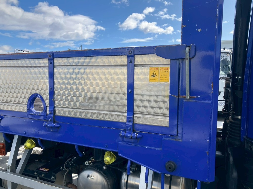 運転席側アオリに看板跡があります。|三菱 ファイター 2KG-FK62FZの写真24