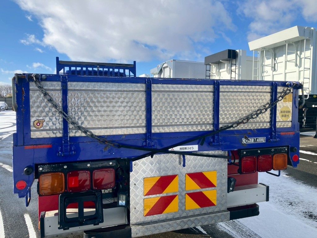 アオリ、ボディーにキズ・サビ・ヘコミがあります。|三菱 ファイター 2KG-FK62FZの写真28