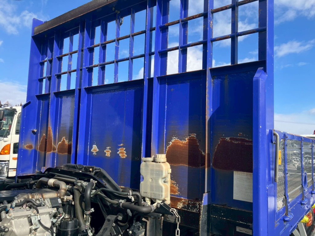 外側プロテクターにサビがあります。|三菱 ファイター 2KG-FK62FZの写真31