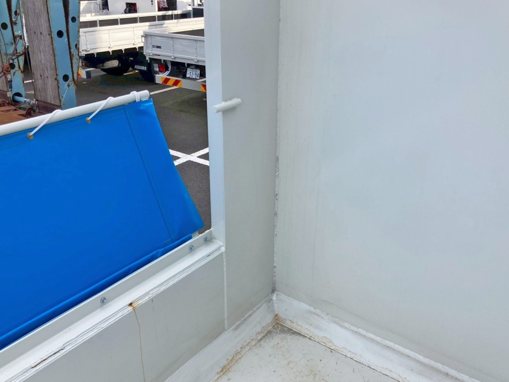 助手席側ストッパーの状態です。|三菱 スーパーグレート 2PG-FV80HXの写真11