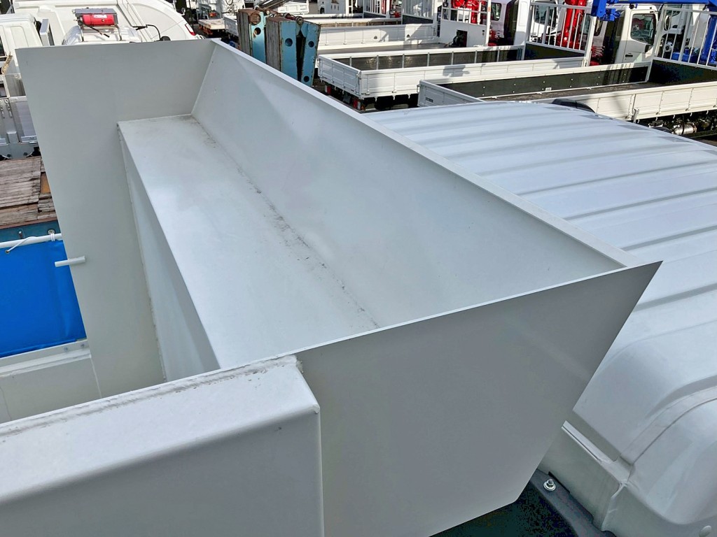 シートデッキの状態です。|三菱 スーパーグレート 2PG-FV80HXの写真14