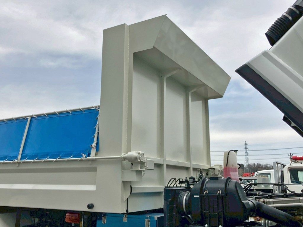 左右にハシゴ・足場は付いておりません。|三菱 スーパーグレート 2PG-FV80HXの写真15