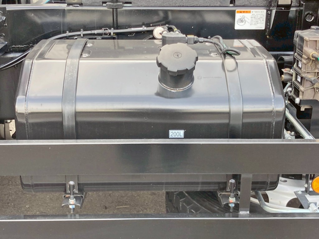 燃料タンクは200Lです。|三菱 スーパーグレート 2PG-FV80HXの写真28