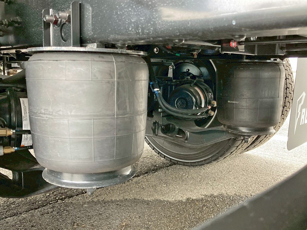 エアサスです。|日野 レンジャー 2KG-FE2ACGの写真5