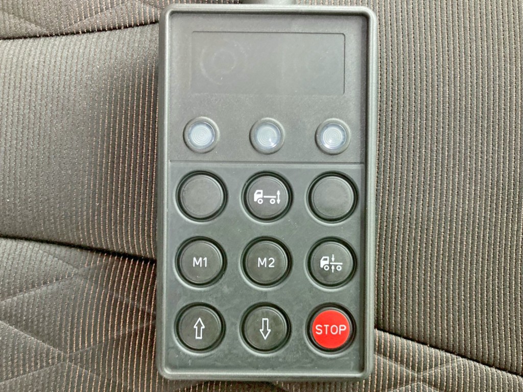 エアサスのコントローラーです。|日野 レンジャー 2KG-FE2ACGの写真29