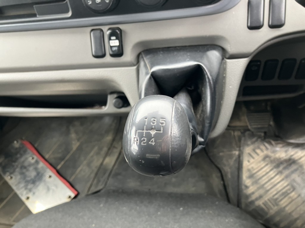 三菱 キャンター TPG-FBA50(2WD)の写真7