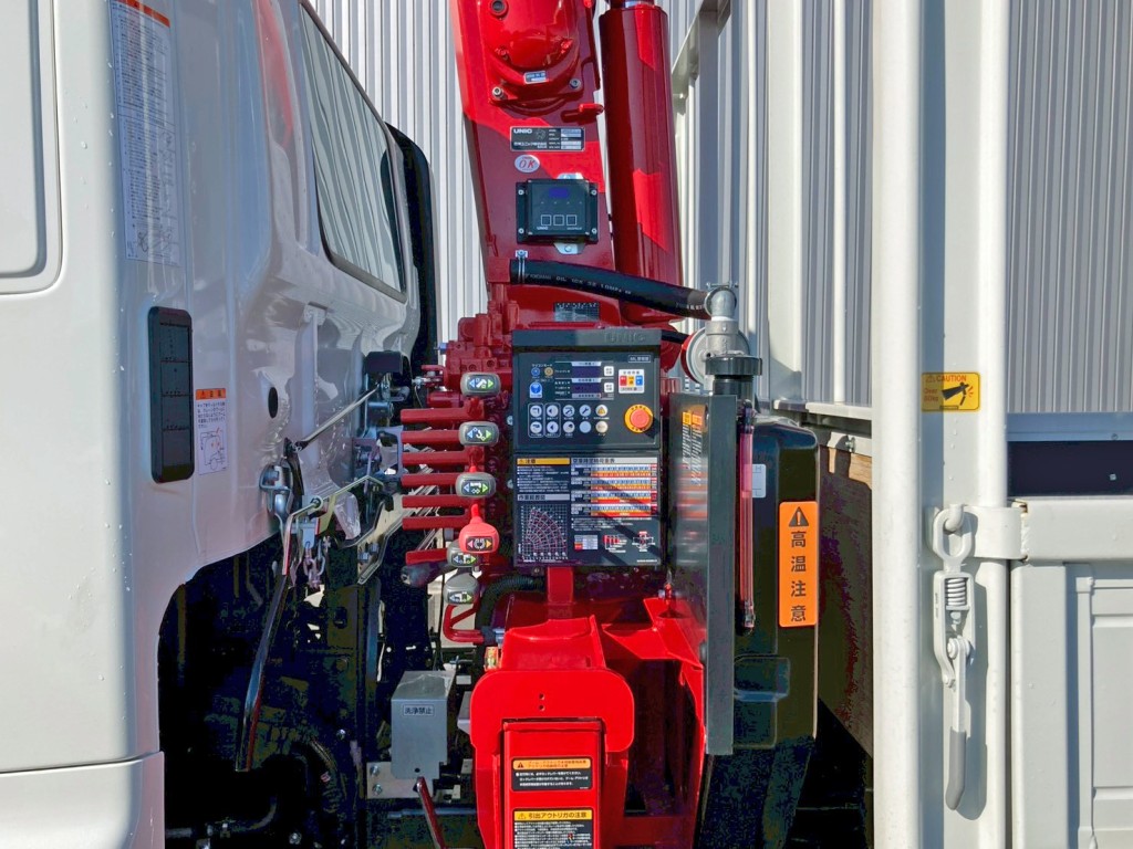 クレーンの操作レバーです。|日野 レンジャー 2KG-FE2ACAの写真13