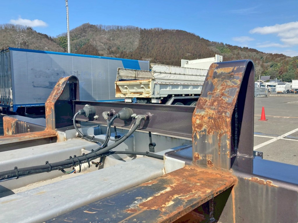 前方の左右ガイドにキズ・サビ・ヘコミがあります。|東邦 TC36H1C34の写真12