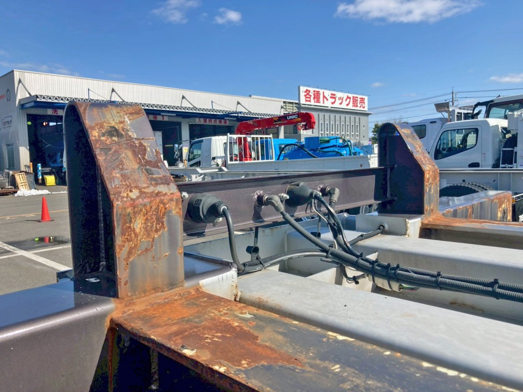 前方の左右ガイドにキズ・サビ・ヘコミがあります。|東邦 TC36H1C34の写真13