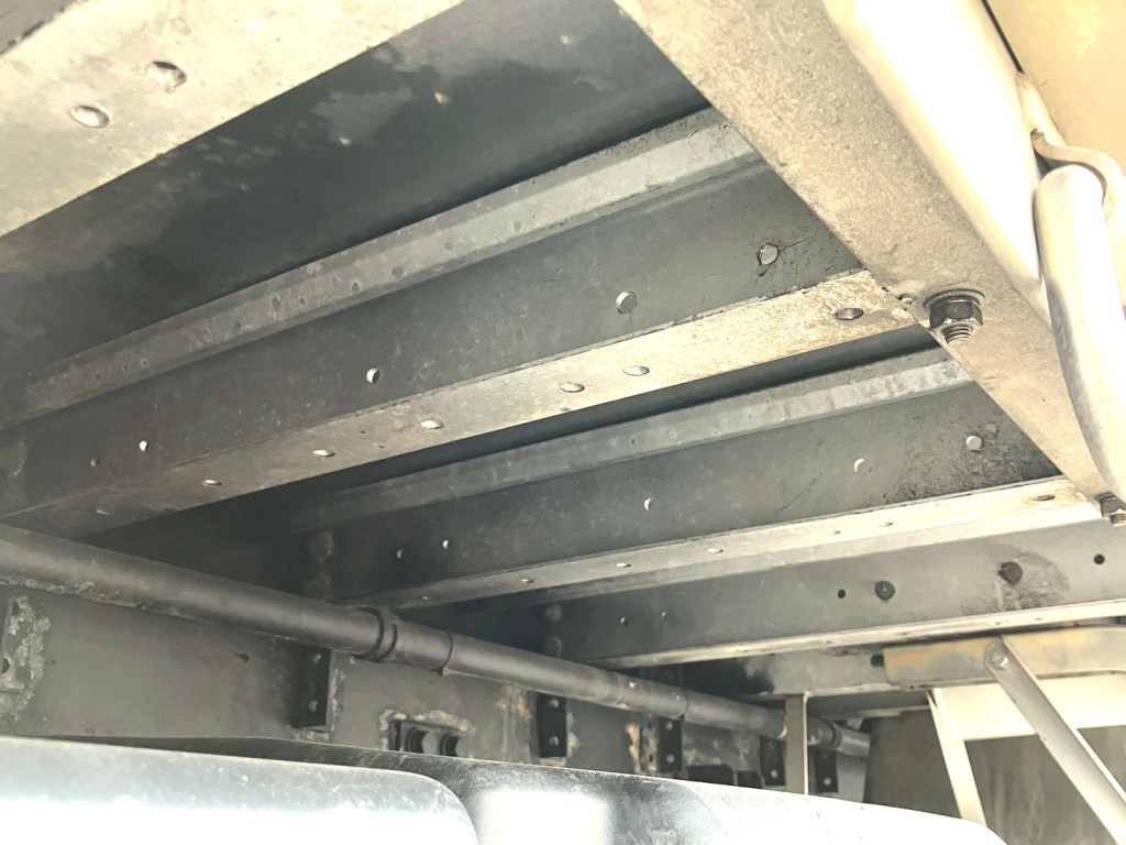 シャーシとネタの状態です。|日野 プロフィア 2DG-FW1AHGの写真8