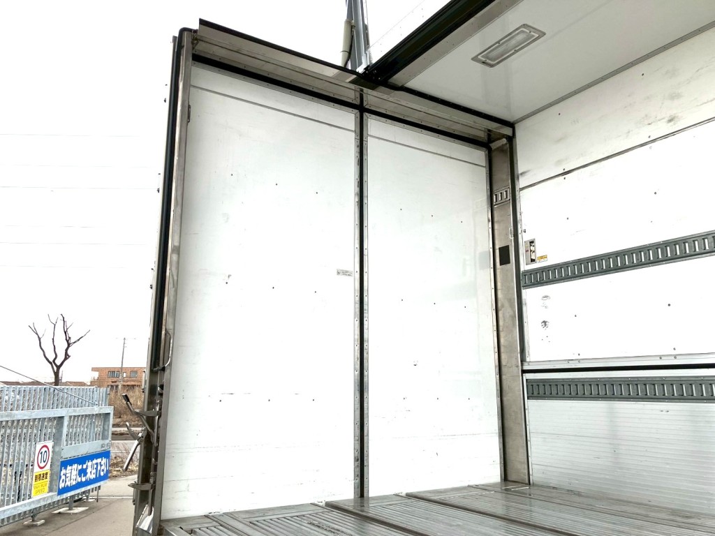 日野 プロフィア 2DG-FW1AHGの写真25