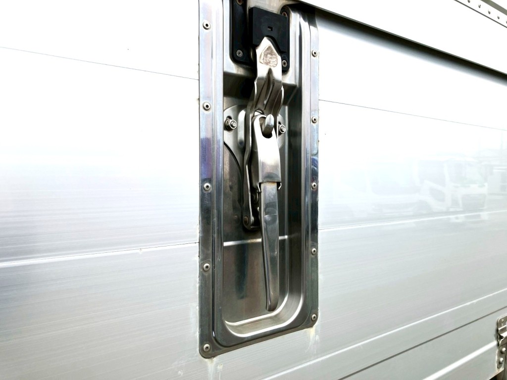 日野 プロフィア 2DG-FW1AHGの写真26