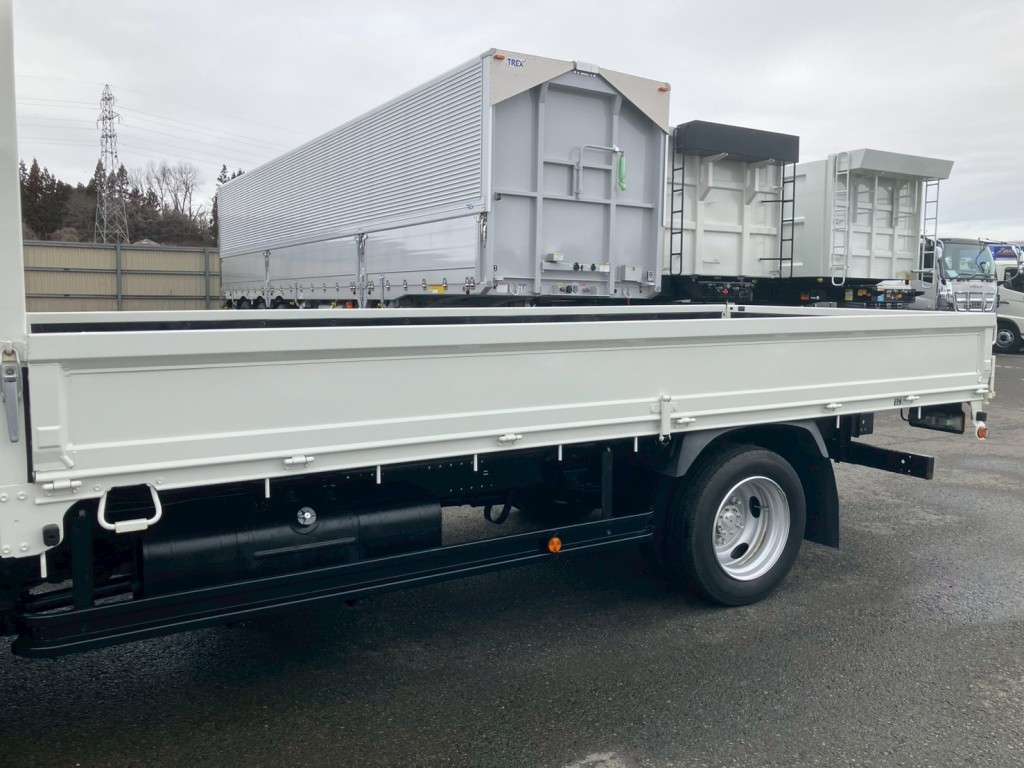 助手席側ボディーに仕上げ塗装されています。|トヨタ カゼット 2KG-XZU775(4WD)の写真20