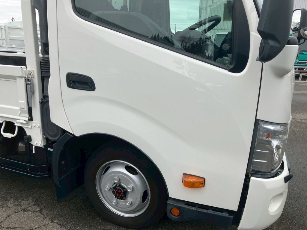 運転席側ドアに板金塗装跡があります。|トヨタ カゼット 2KG-XZU775(4WD)の写真21