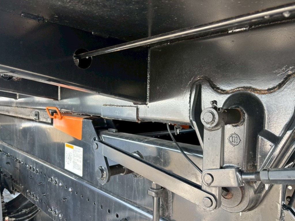 シャーシとネタの状態です。|日野 プロフィア 2DG-FS1AHEの写真6