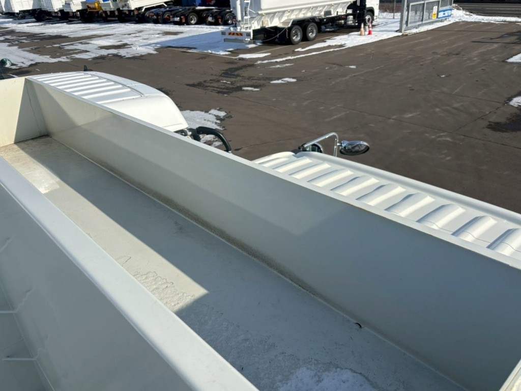 シートデッキの状態です。|日野 プロフィア 2DG-FS1AHEの写真12