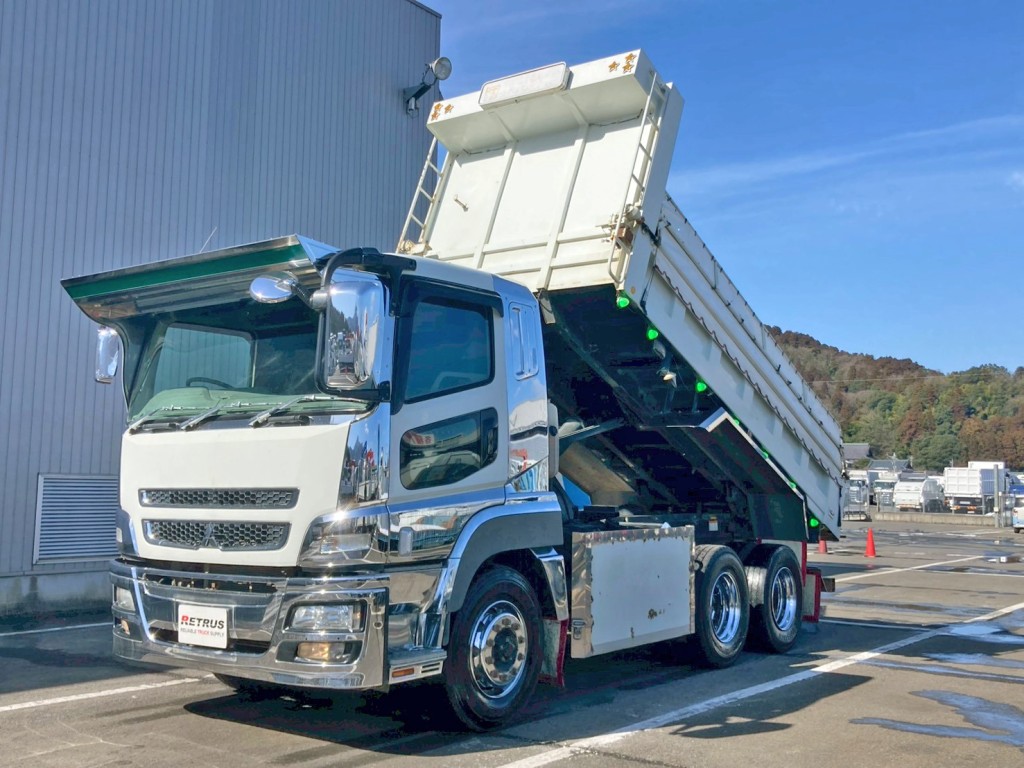 フロント周り、メッキパーツで飾っています。|三菱 スーパーグレート QKG-FV60VXの写真1