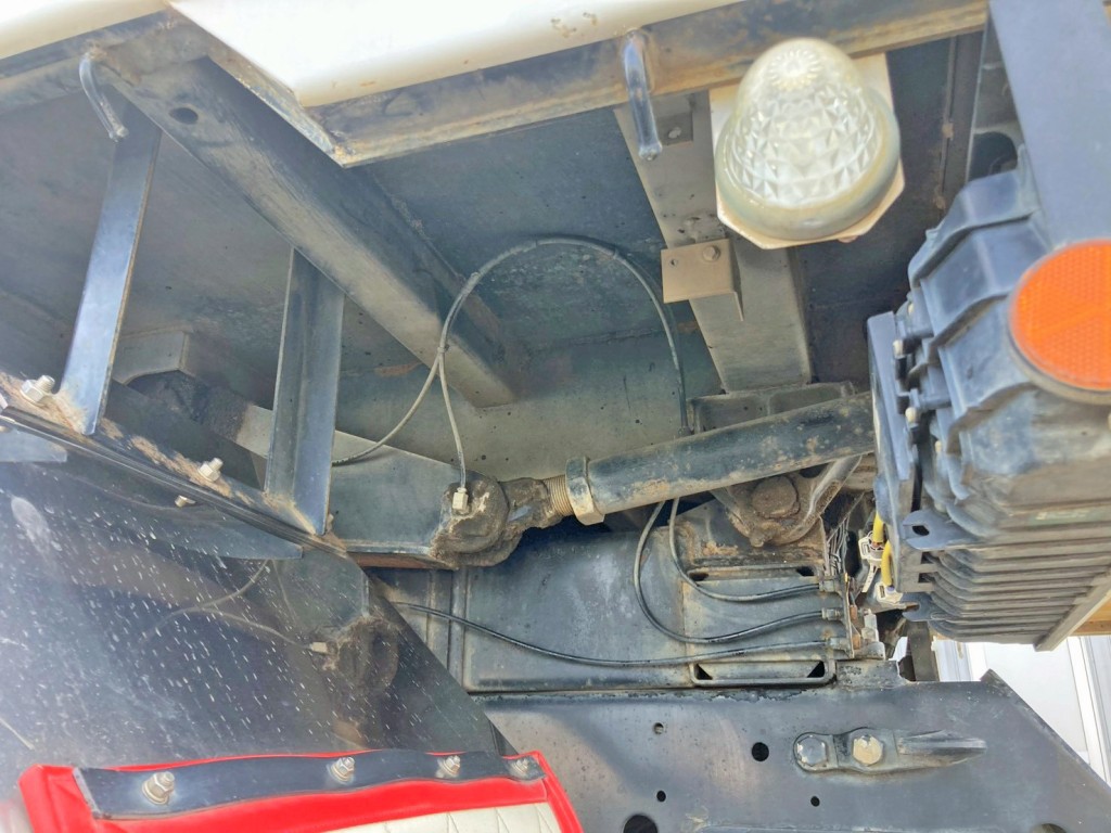 シャーシとネタの状態です。(縦ネタ・横ネタは鉄製です)|三菱 スーパーグレート QKG-FV60VXの写真6