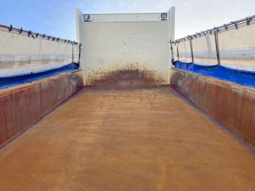 床は鉄板です。|三菱 スーパーグレート QKG-FV60VXの写真10