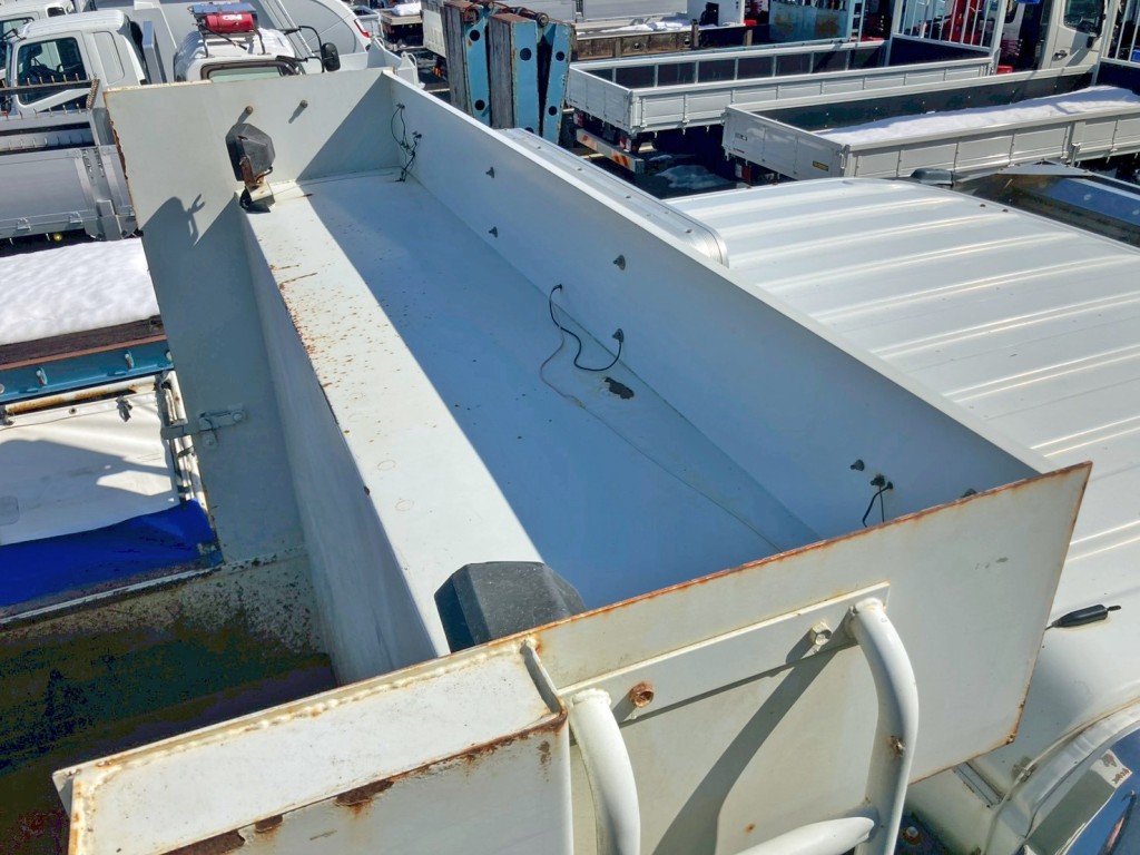 シートデッキの状態です。|三菱 スーパーグレート QKG-FV60VXの写真17